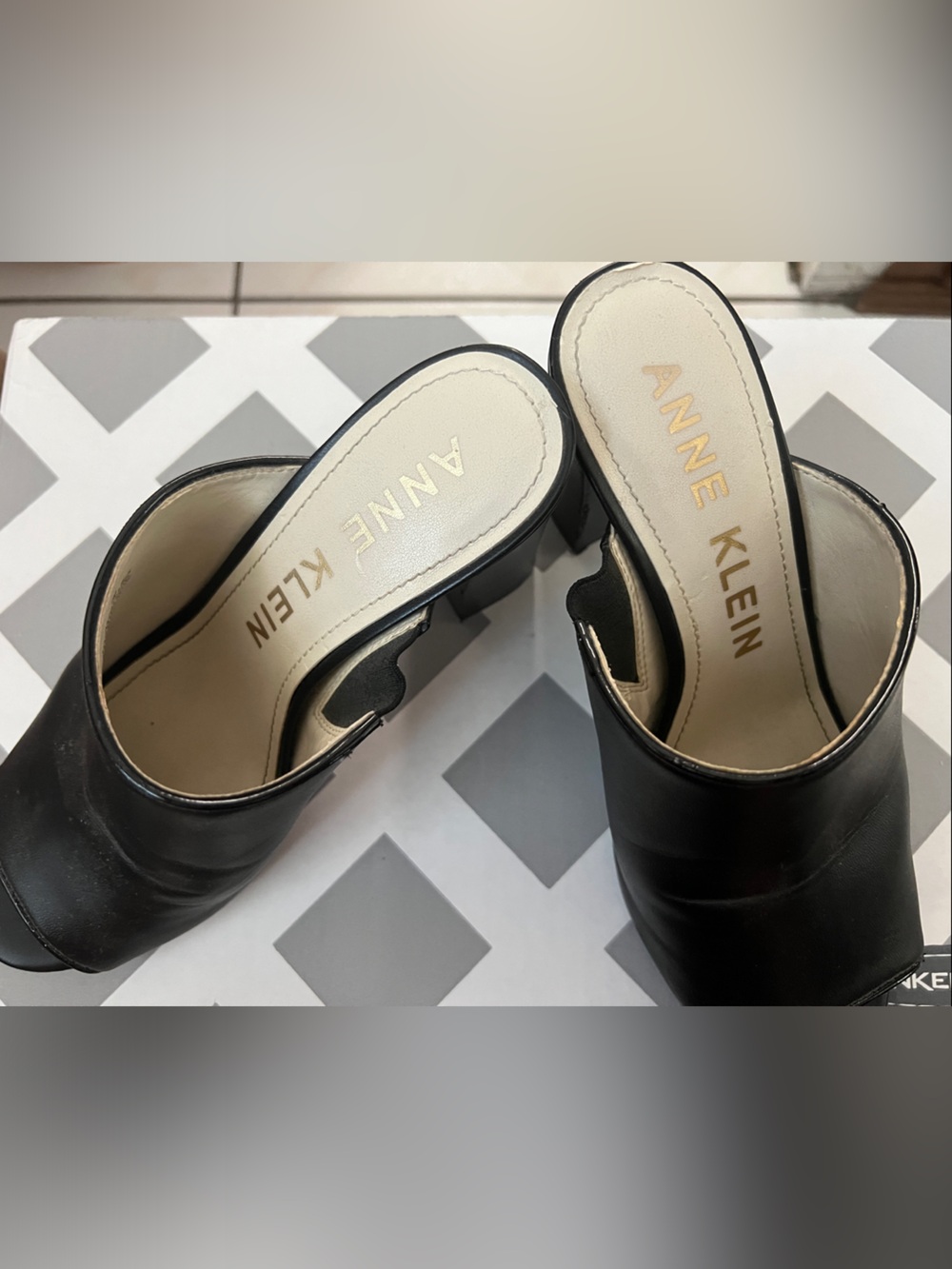 Anne Klein Black Leather Open-Toe Slide Mules size 7 M